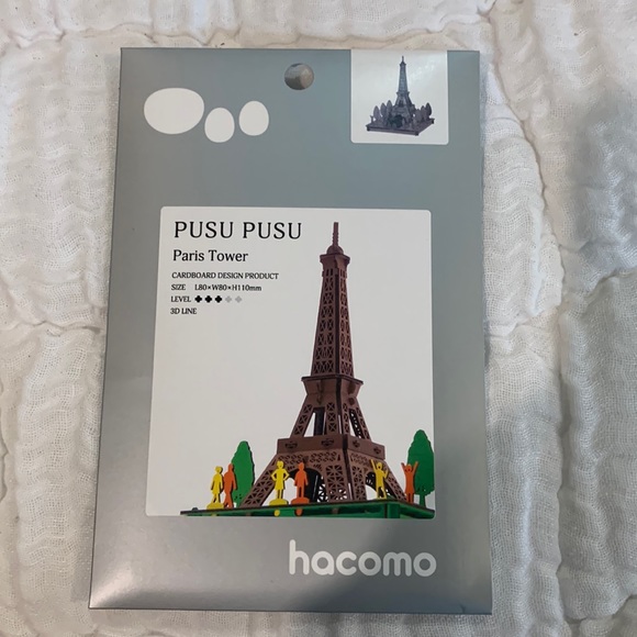 NWOT Cardboard Design Product Eiffel Tower - Picture 1 of 4